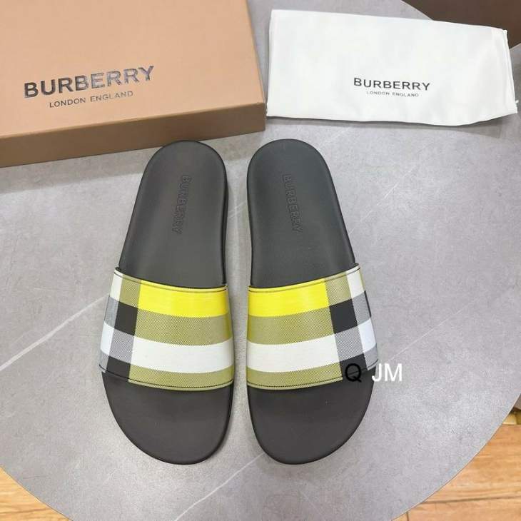 Picture of Burberry Slippers _SKUBurberrysz35-45JM08043317